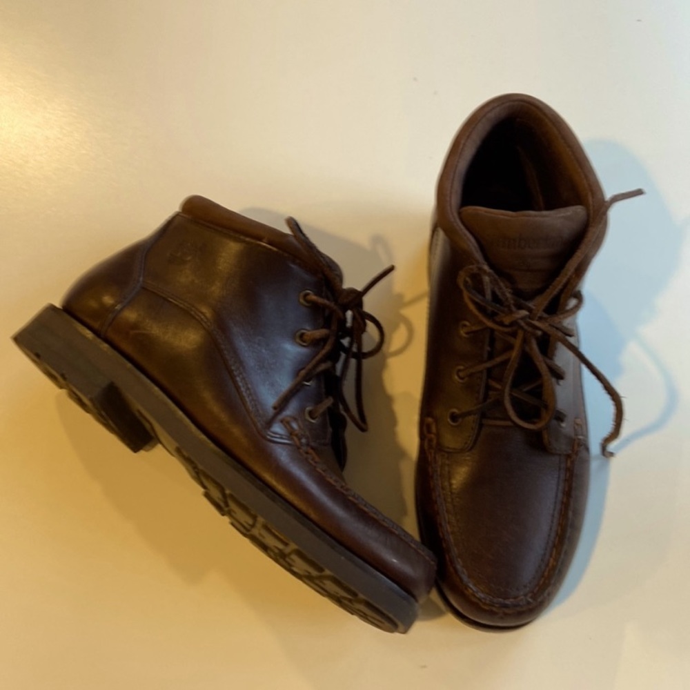 Timberland waterproof lace up brown nubuck leather boots size 7 w/ suede laces.